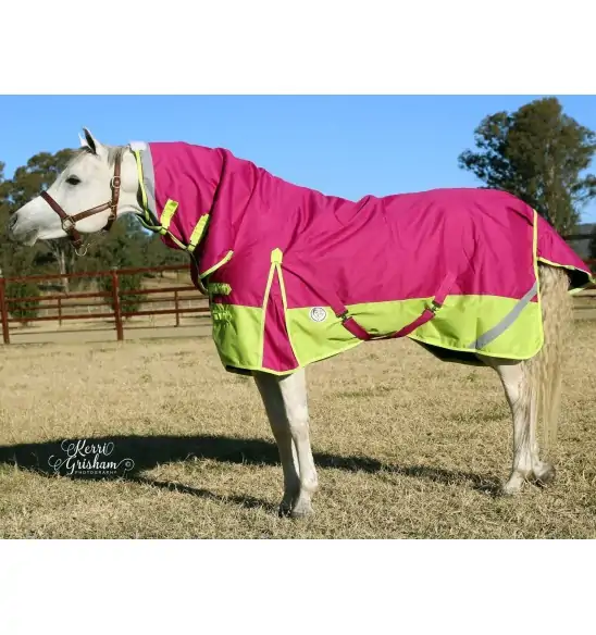 Leak prevention    No neck join design helps eliminate a common leak point and improves comfort.